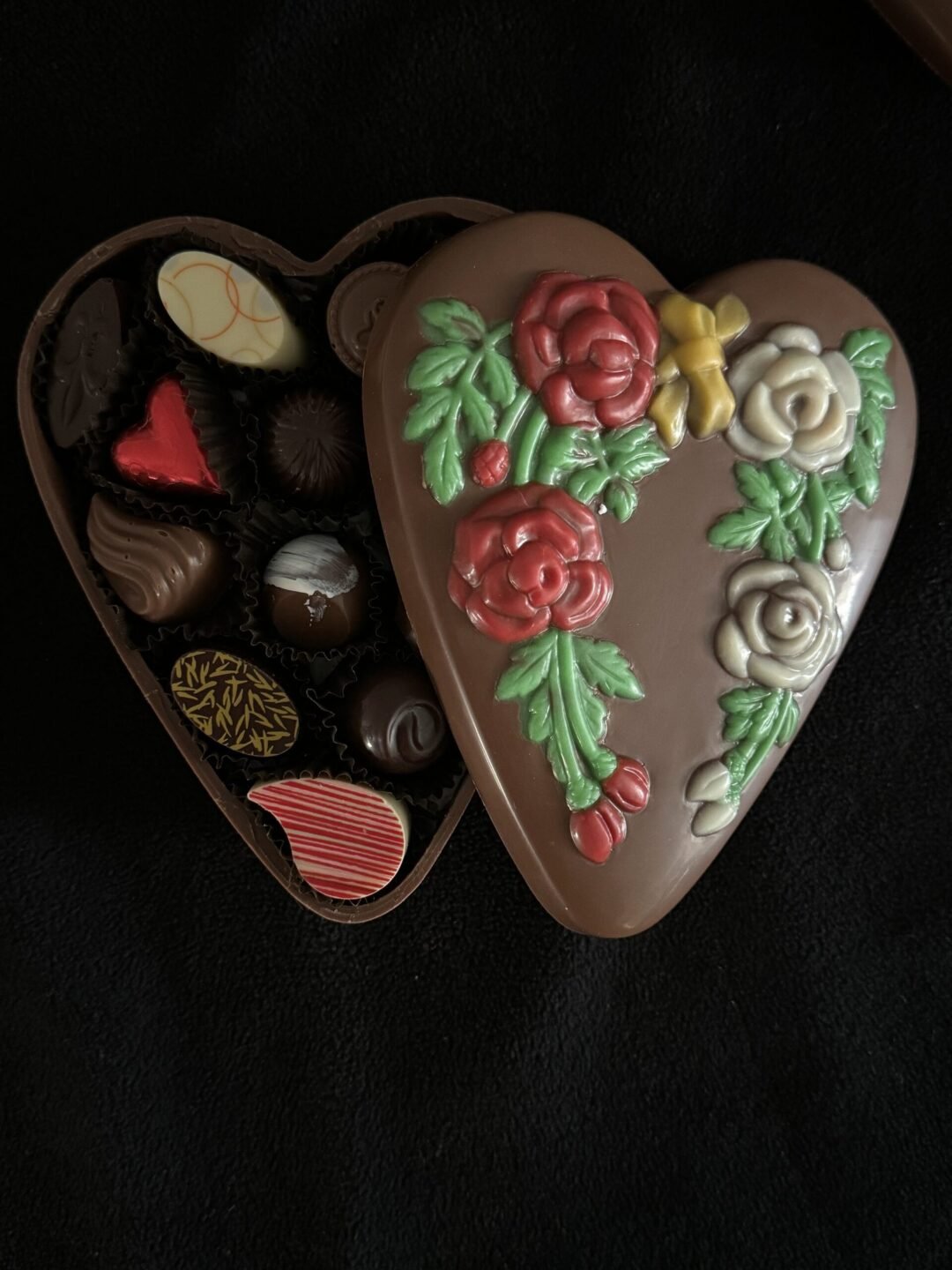 Corazón de Chocolate relleno de Bombones